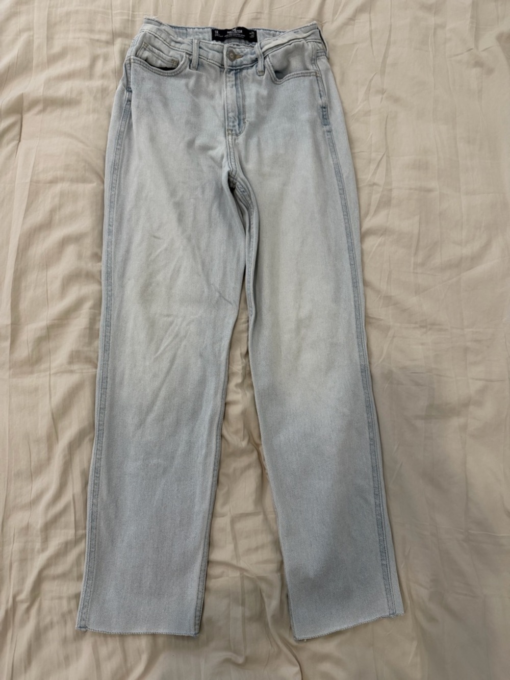Hollister Light Wash Ultra High Rise Mom Jeans